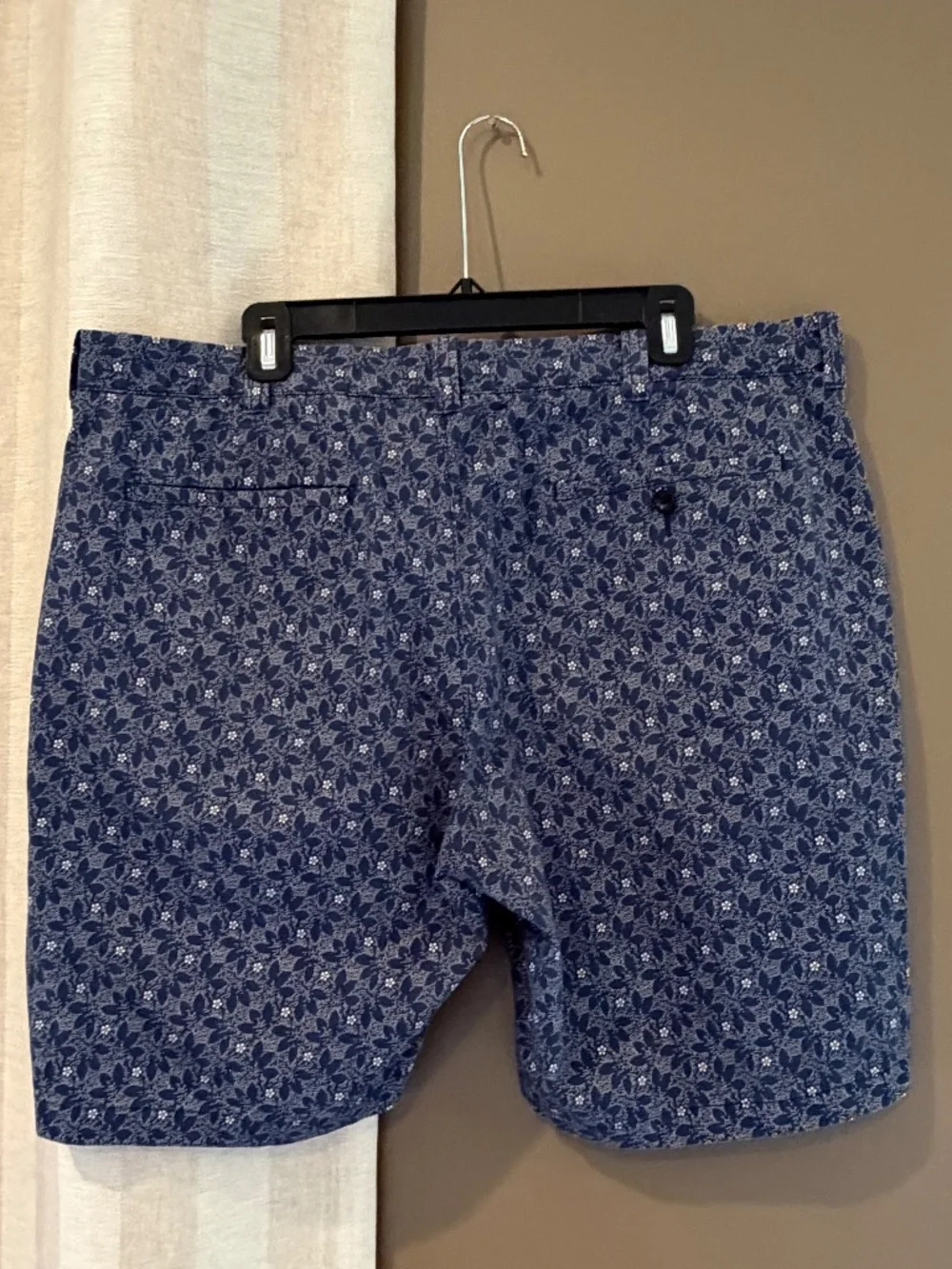 J. Crew Men's Chino Navy Blue Floral Cotton Chino Short, Size 38